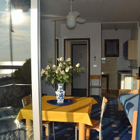 Residence Costa Templada Ventimiglia Buitenkant foto