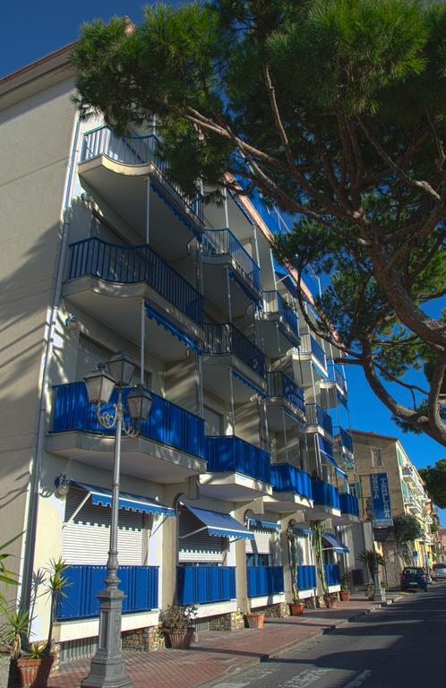 Residence Costa Templada Ventimiglia Buitenkant foto
