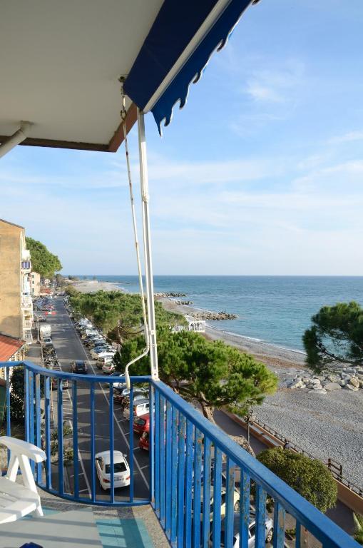 Residence Costa Templada Ventimiglia Kamer foto