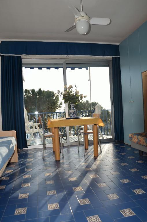Residence Costa Templada Ventimiglia Kamer foto